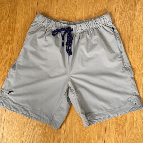 Fabletics The One Short - Picture 1 of 3